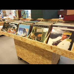 Kringloopwinkel Rataplan Monster image 2