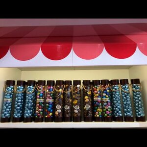 Crielaard Zoetwaren image 1