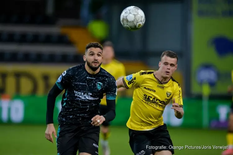 Zes doelpunten, maar geen winnaar in degradatiekraker