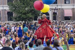 Canal Parade Pride Amsterdam in volle gang (fotoalbum)