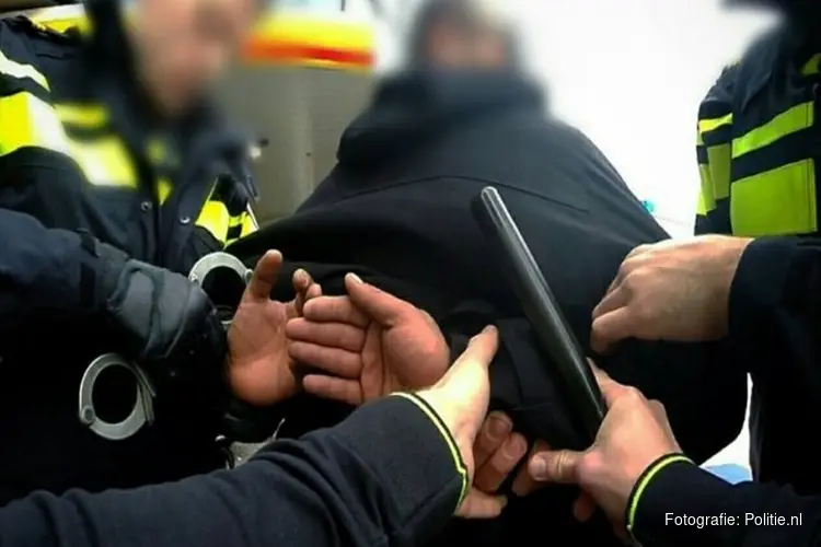 Harddrugs in auto; automobilist aangehouden