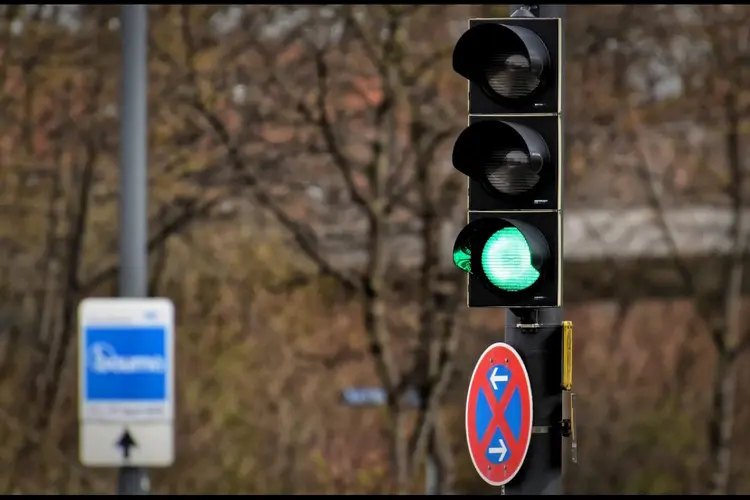 Nieuwe voetgangerslichten Burgemeester van Rijnsingel
