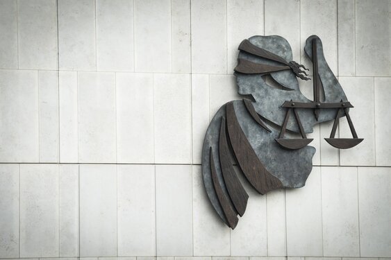 Trainer verdacht van vervaardiging en bezit kinderporno minderjarige voetbalsters: OM eist gevangenisstraf en behandeling