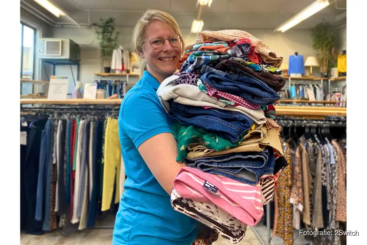 2Switch verkoopt tijdelijk tweedehands kleding per kilo