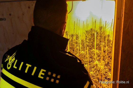 Twee verdachten aangehouden na ontdekking grote hennepkwekerij in Blerick