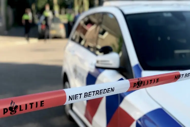 Motorrijder en busje komen in botsing in Molenhoek